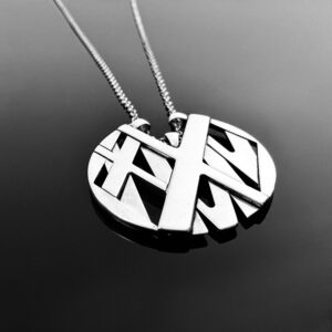 Tiffany & Co. Atlas Round Medallion Pendant with 18" cable chain Necklace